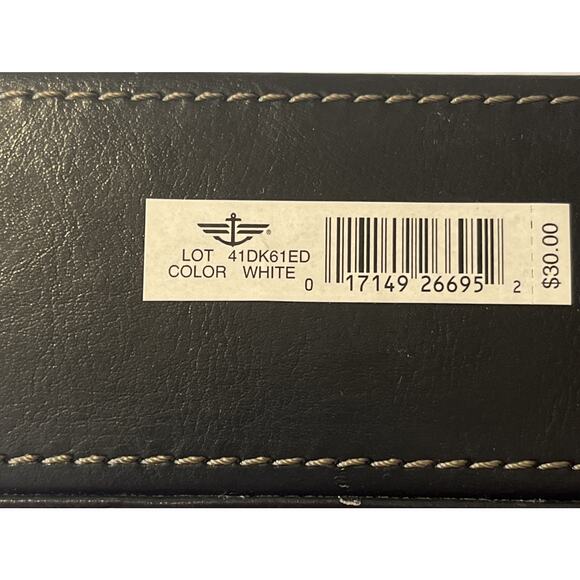 NEW Dockers 13 Piece Men's White Handkerchief Gift Set In Valet Dresser Box - Picture 4 of 5